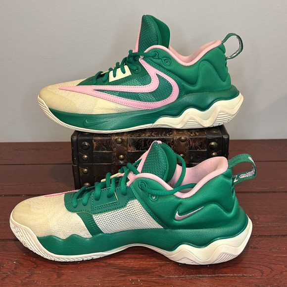 Nike Giannis Immortality 3 Men's Size 8 Green Pink Basketball
Shoes Unisex - Picture 2 of 9